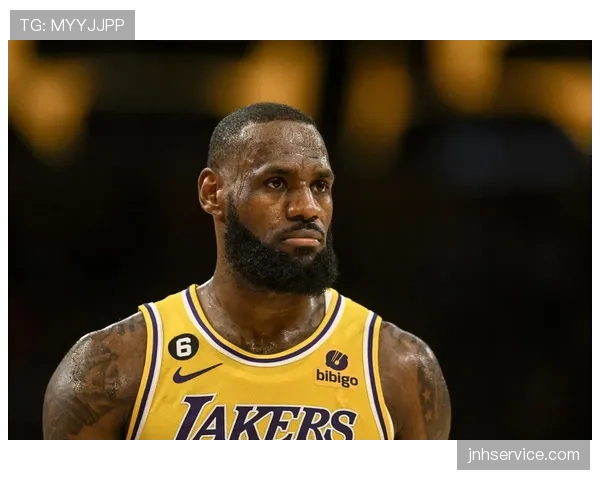 勒布朗·詹姆斯的早餐账单能付我一年的房租，我的世界观碎了